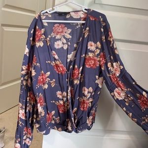 American eagle floral cross body top!